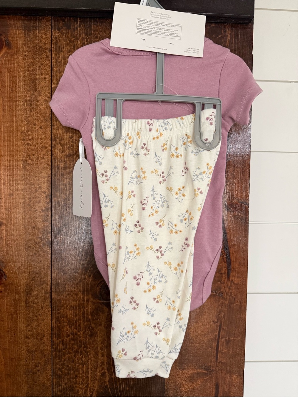 Kyler & Deena Mauve 'Mommy's Little Flower' Baby One-Piece Bodysuit - 6-9M - Picture 5 of 5